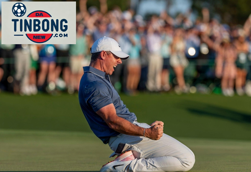 Rory McIlroy ăn mừng đầy cảm xúc sau chiến thắng trước Justin Rose ở The Masters 2025